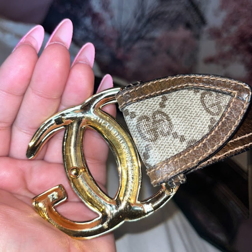 Gucci Brown Monogram Belt w/ Gold Hardware - Picture 6 of 8